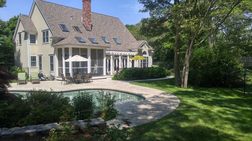 Falmouth Luxury Retreat -  Walk to Beaches -  Heated Pool - Near Wood's Hole