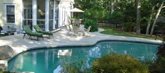 Falmouth Luxury Retreat -  Walk to Beaches -  Heated Pool - Near Wood's Hole