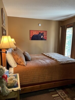 2 Schlafzimmer, Bügeleisen/Bügelbrett, Bettwäsche