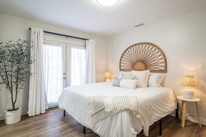 3 bedrooms, iron/ironing board, free WiFi, bed sheets