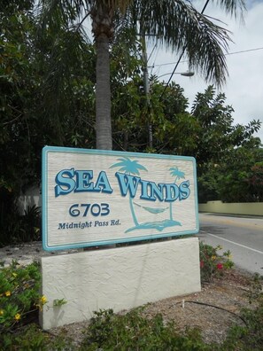 Property grounds - Luxury Condo Ground Floor Across the Street from the #1 Beach (Sarasota)