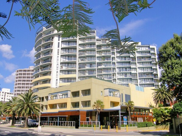 Exterior - Lift Access 306B Opposite North Cronulla Beach (Sutherland Shire Council)