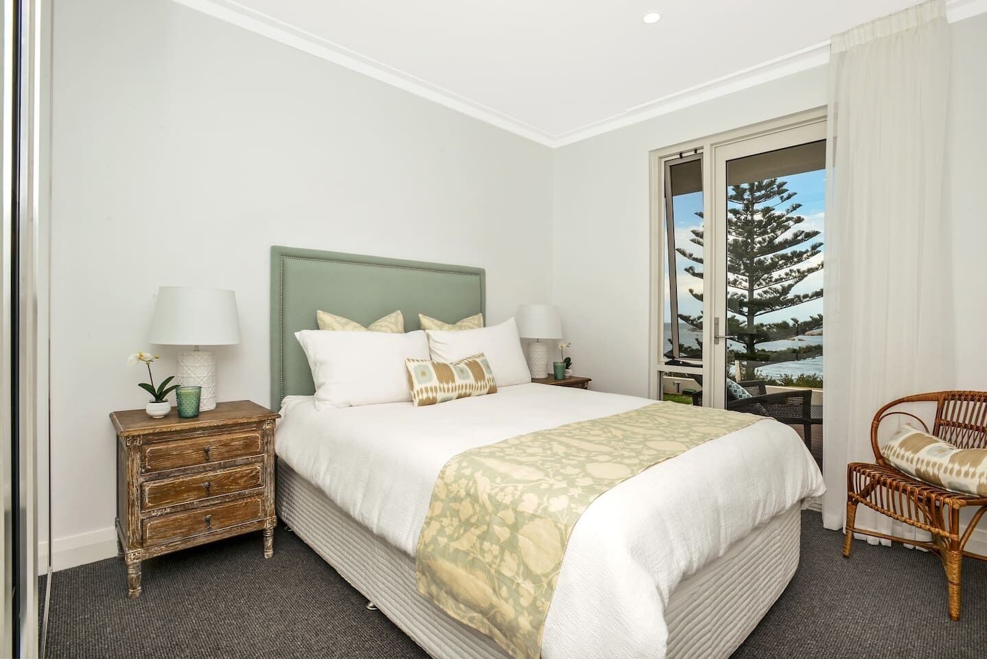 Basham Parade -28A Basham Pde-Wi-Fi-Linen Supplied — image 17