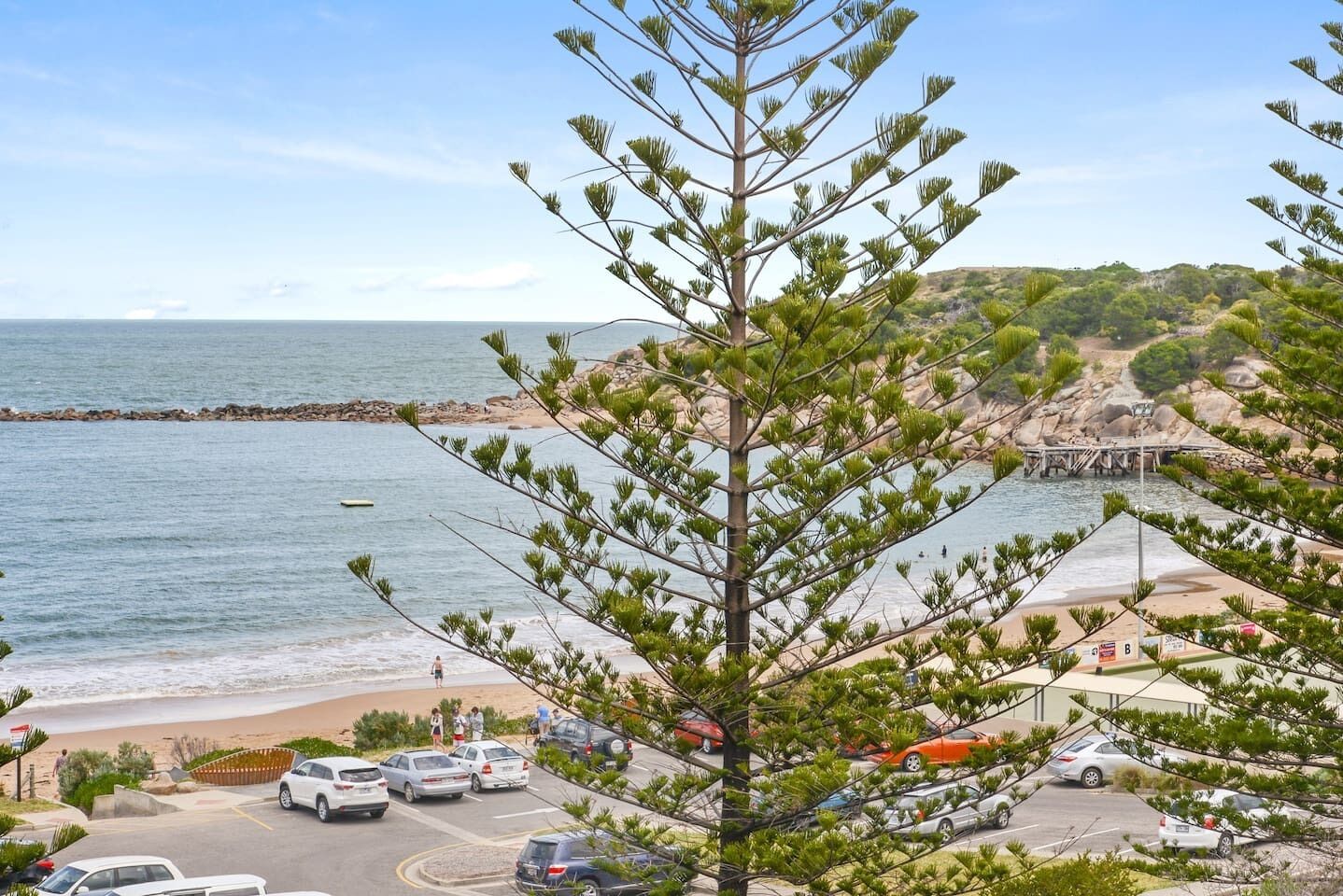 Basham Parade -28A Basham Pde-Wi-Fi-Linen Supplied — image 4