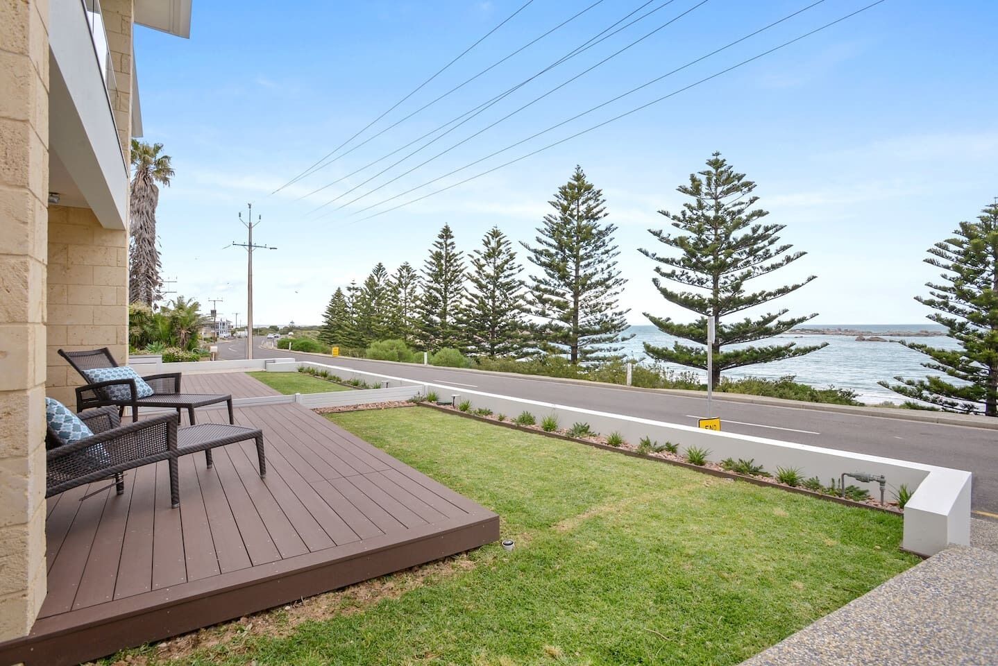 Basham Parade -28A Basham Pde-Wi-Fi-Linen Supplied — image 5