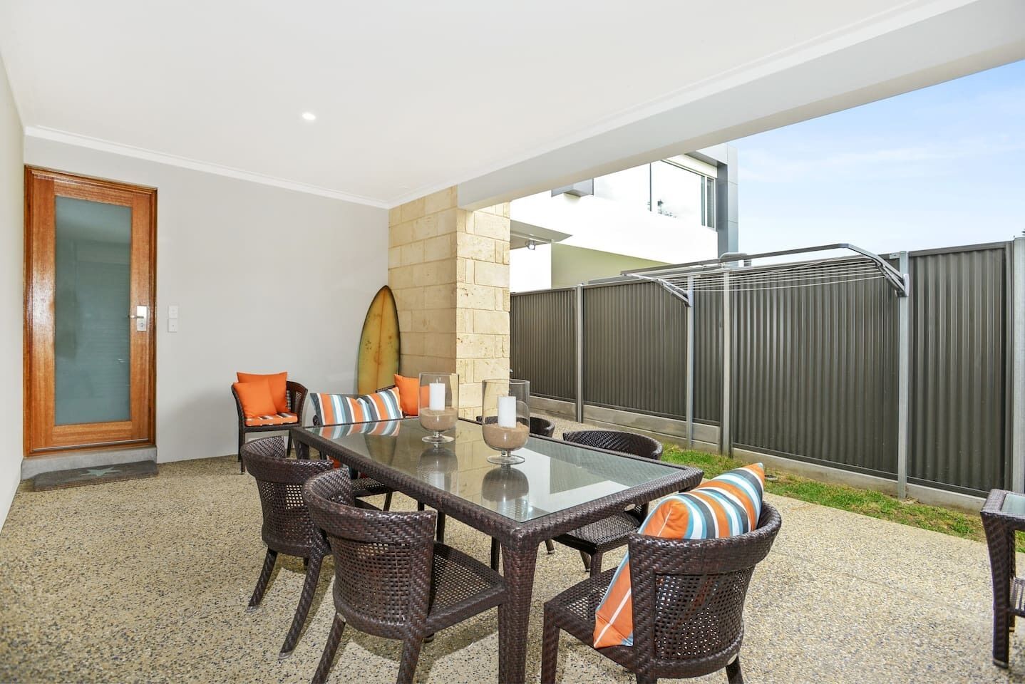 Basham Parade -28A Basham Pde-Wi-Fi-Linen Supplied — image 3