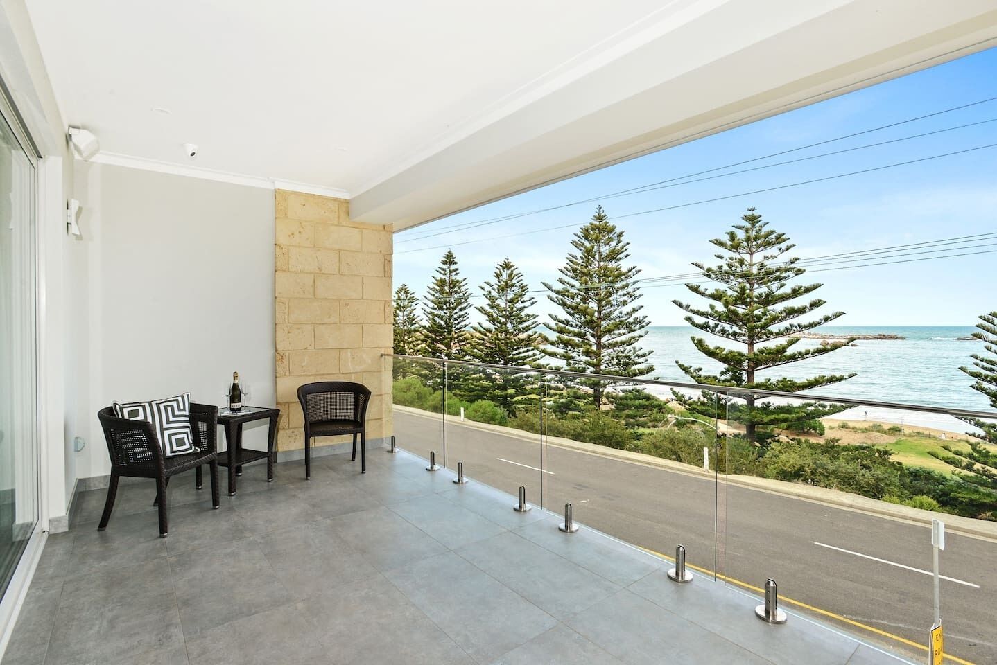 Basham Parade -28A Basham Pde-Wi-Fi-Linen Supplied — image 14