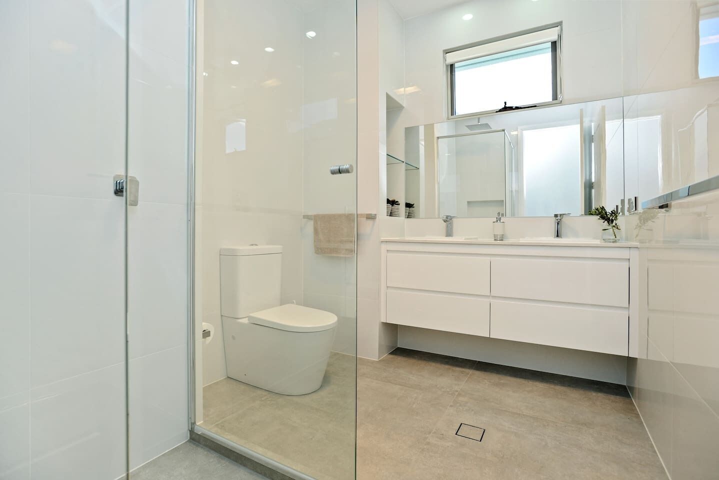 Basham Parade -28A Basham Pde-Wi-Fi-Linen Supplied — image 7