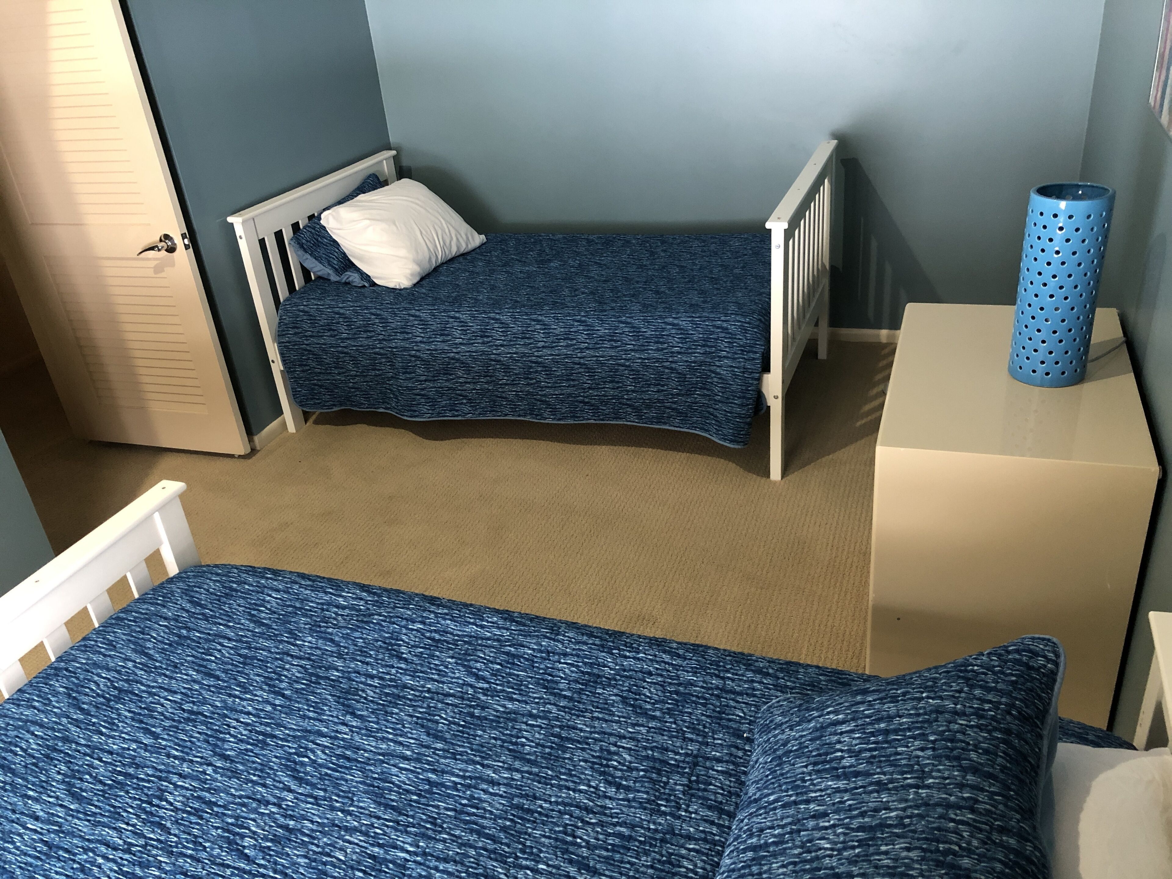 Twin bedroom