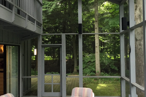 Screened-in porch