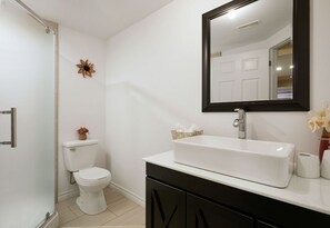 浴缸、風筒、提供毛巾、番梘