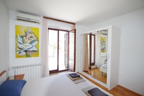 4 bedrooms, free WiFi, bed sheets