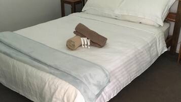 2 dormitorios, tabla de planchar con plancha, wifi y ropa de cama