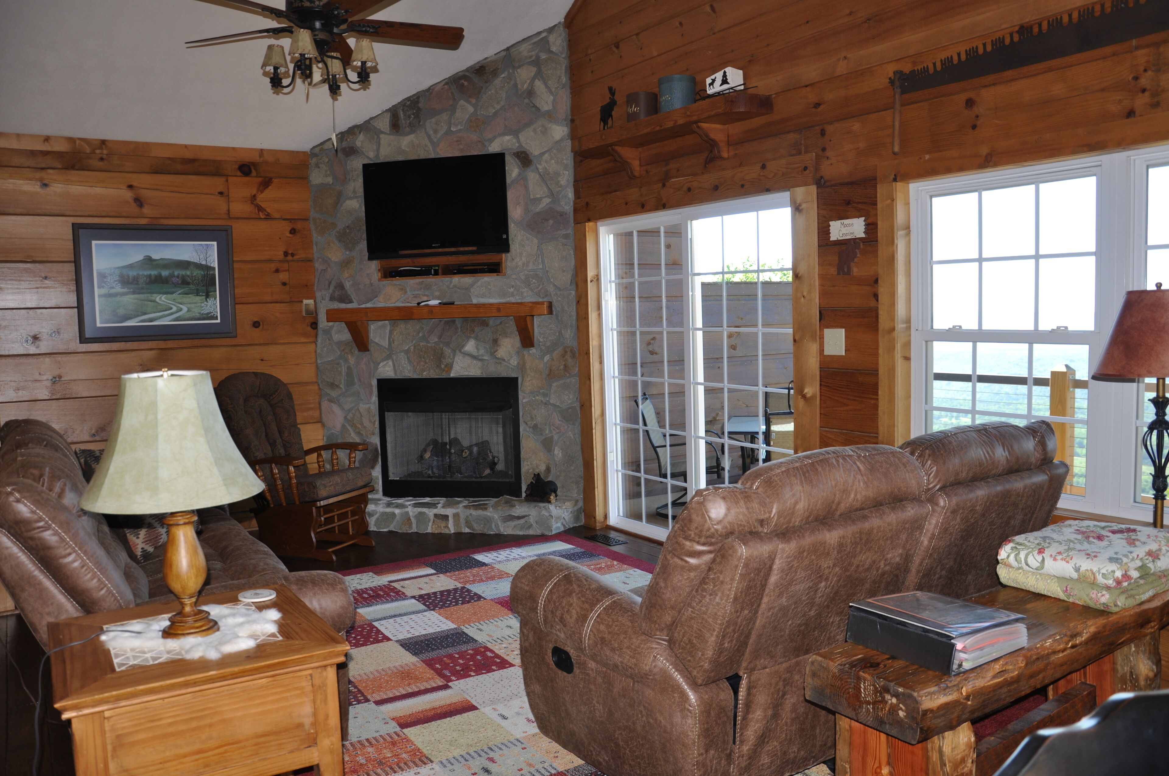 Pilot's Perch ~ Luxurious Blue Ridge Cabin with Breathtaking View from Hot Tub