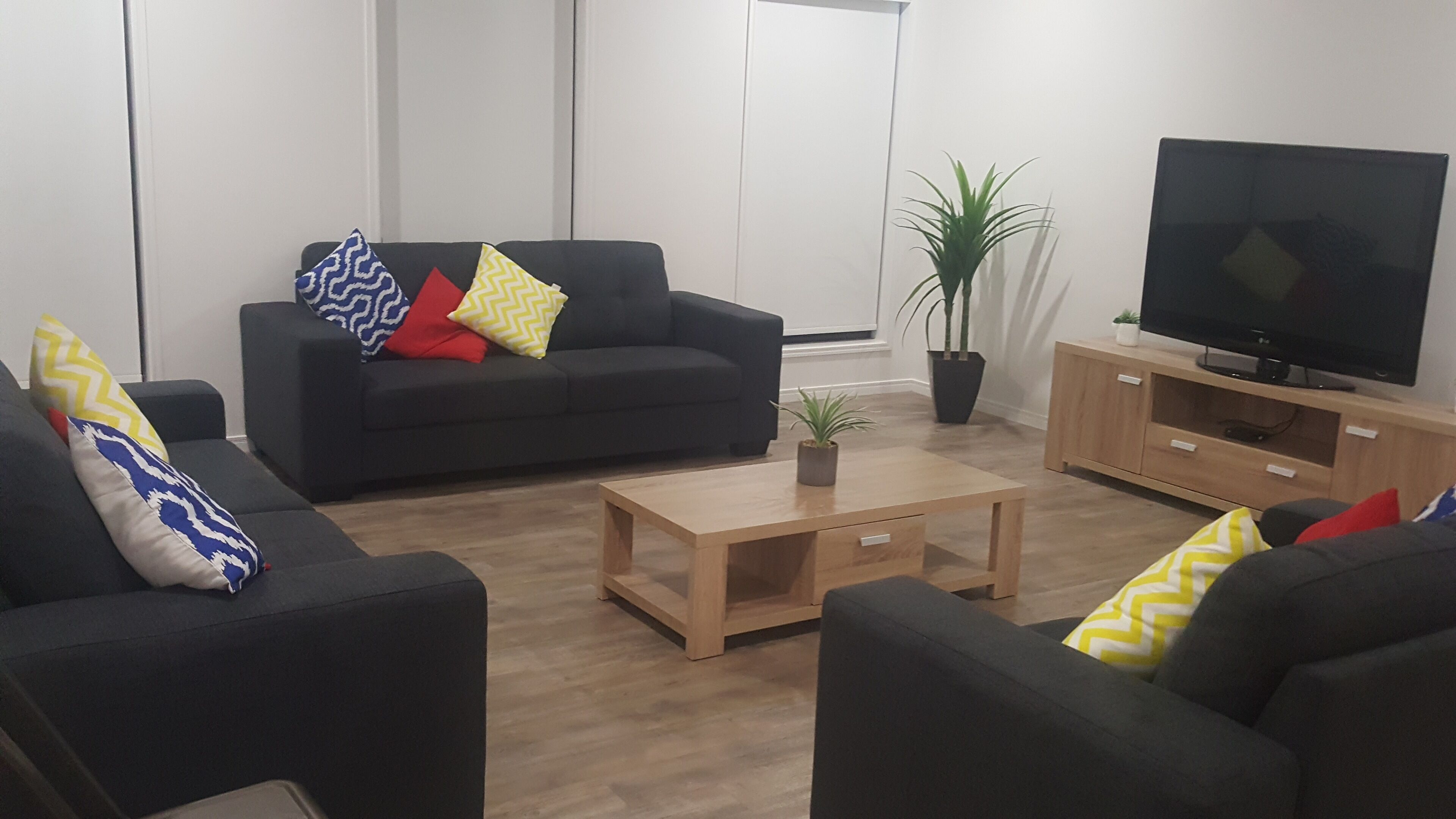 Massive Family Home on acreage, Sleeps 15 !!!