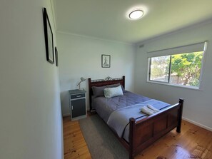 3 chambres, fer et planche à repasser, draps fournis