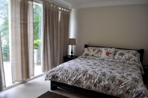 2 bedrooms, in-room safe, iron/ironing board, free WiFi