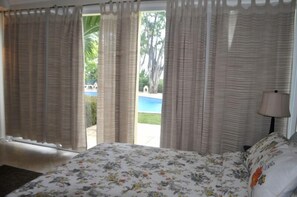 2 bedrooms, in-room safe, iron/ironing board, free WiFi - 105 Sapphire Beach Condo (2Bedroom/2Bathroom) On The Dover Beach, Barbados. (Dover)
