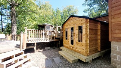 Secluded Getaway Access to 2 Lakes, Sauna, Game room