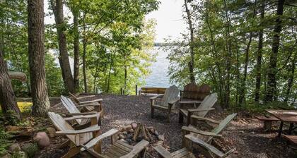 Secluded Getaway Access to 2 Lakes, Sauna, Game room