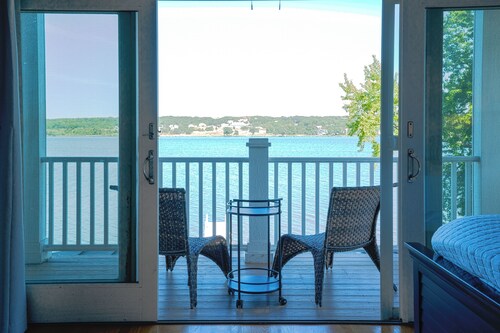Private Beach & Pier on Lake Como, 5 mins to downtown LG - Walk to Mars Resort!