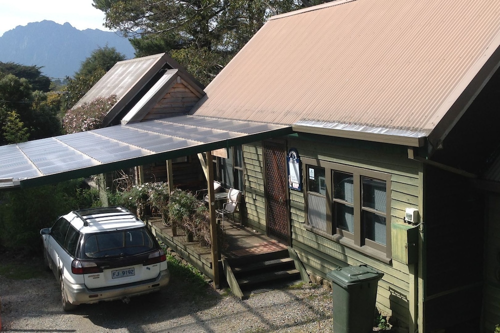 AAA Granary Accomm - 2 Storey- 2 bedroom Cottage