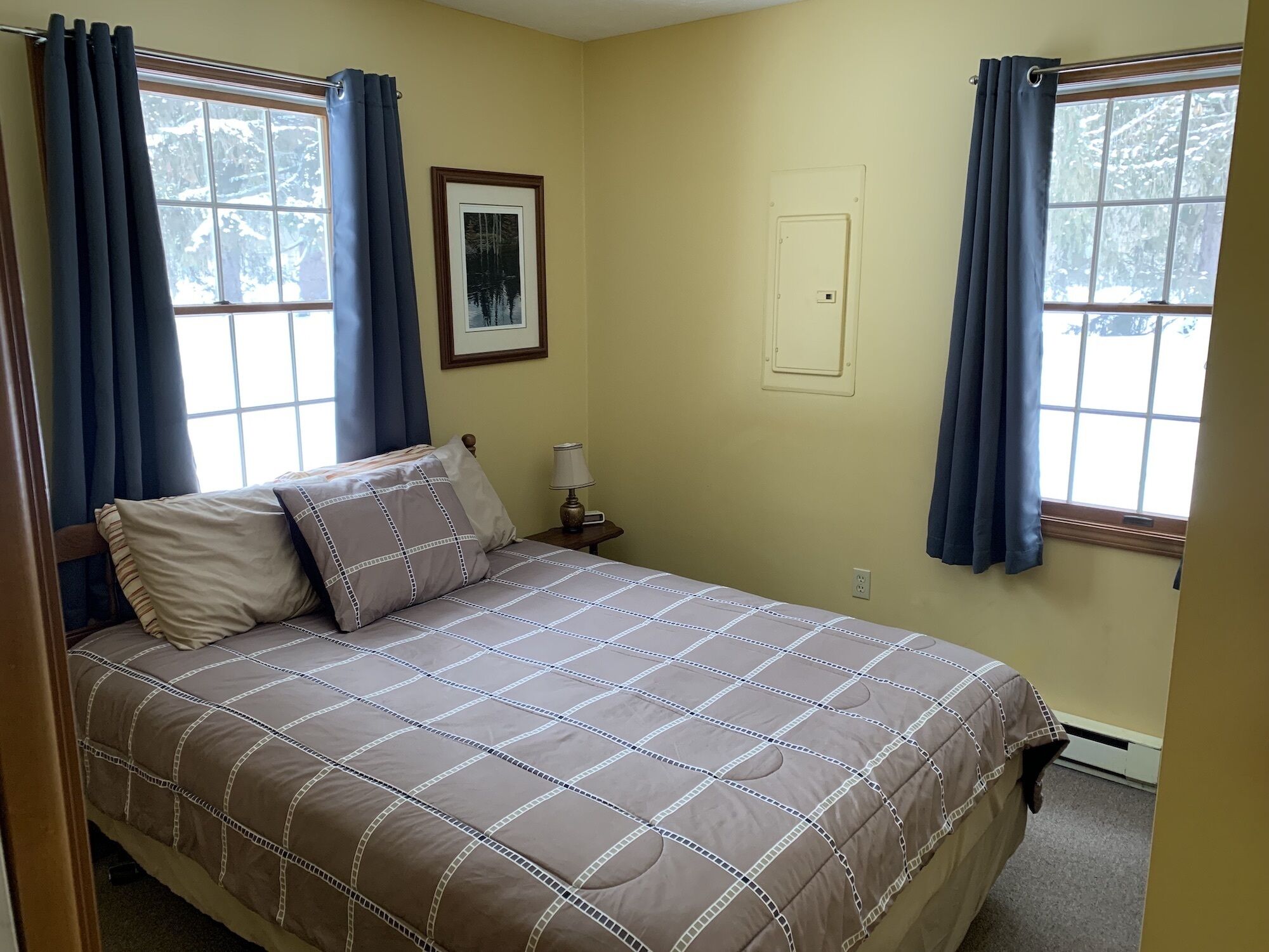 The Game Cabin at Rustic River Retreats-fun wine country getaway!