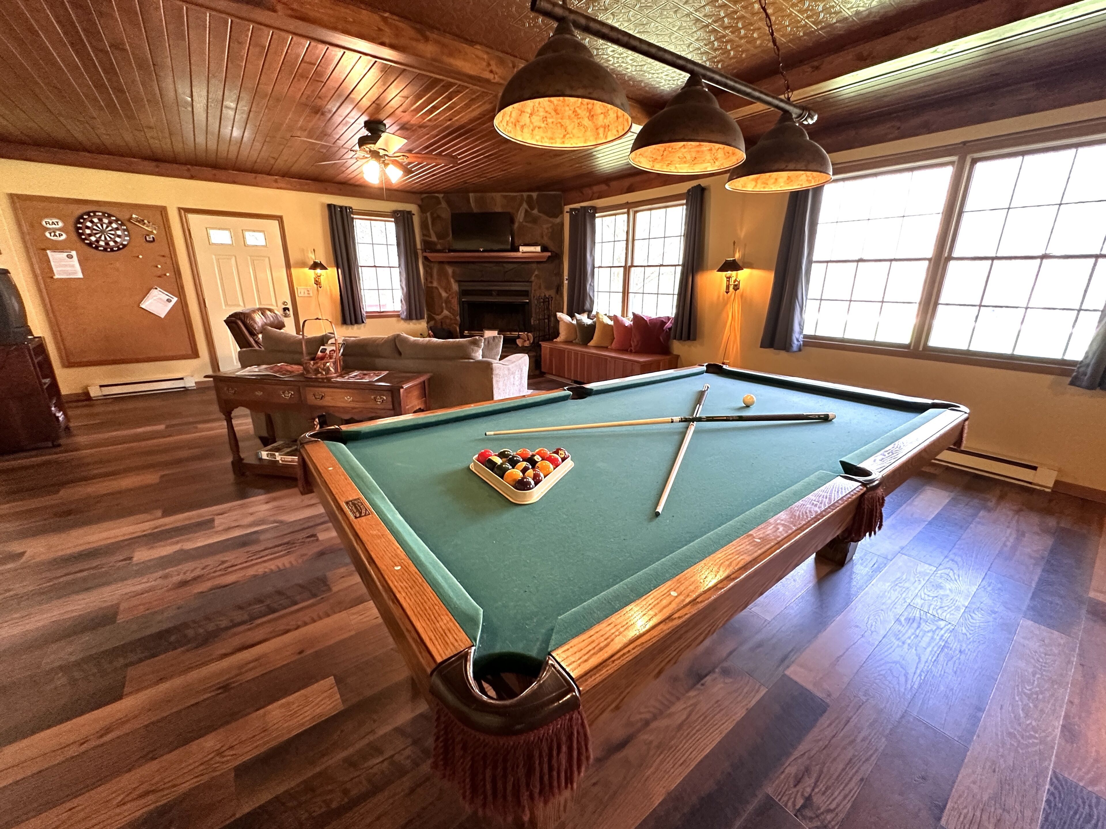 The Game Cabin at Rustic River Retreats-fun wine country getaway!