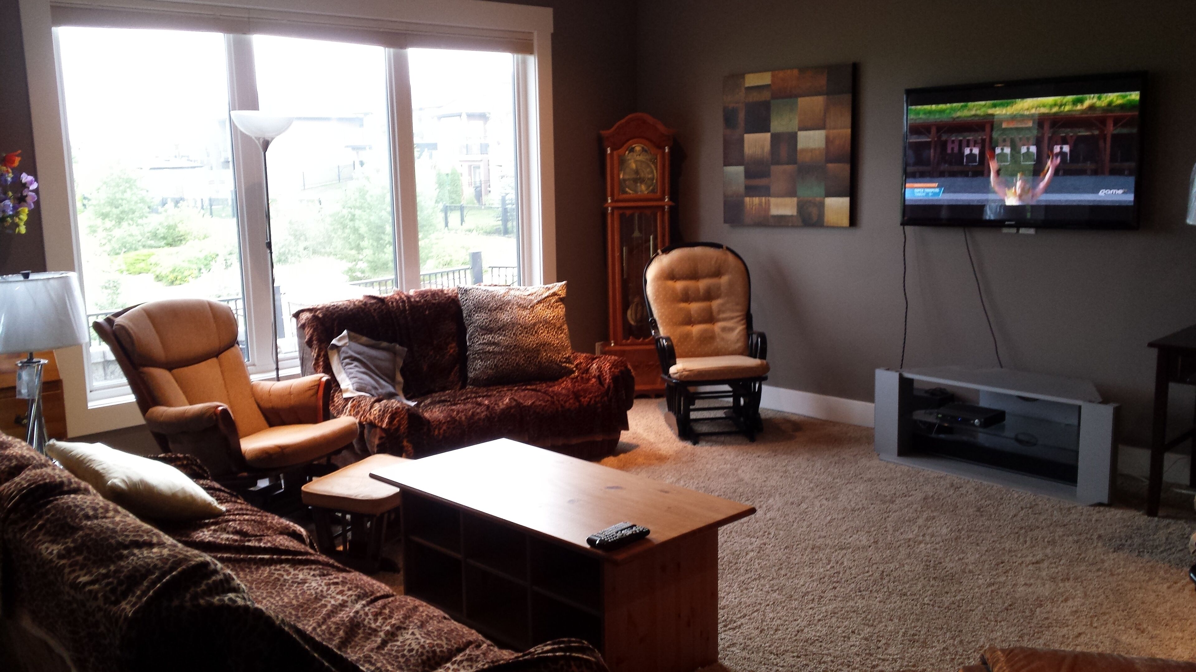 Executive Quiet Home on Edge of City1