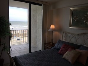 2 bedrooms, iron/ironing board, WiFi, bed sheets - Luxuroius Oceanfront Condo, Garden City Beach, Wifi, AC, Cable TV, Pool, Jacuzzi (Murrells Inlet)