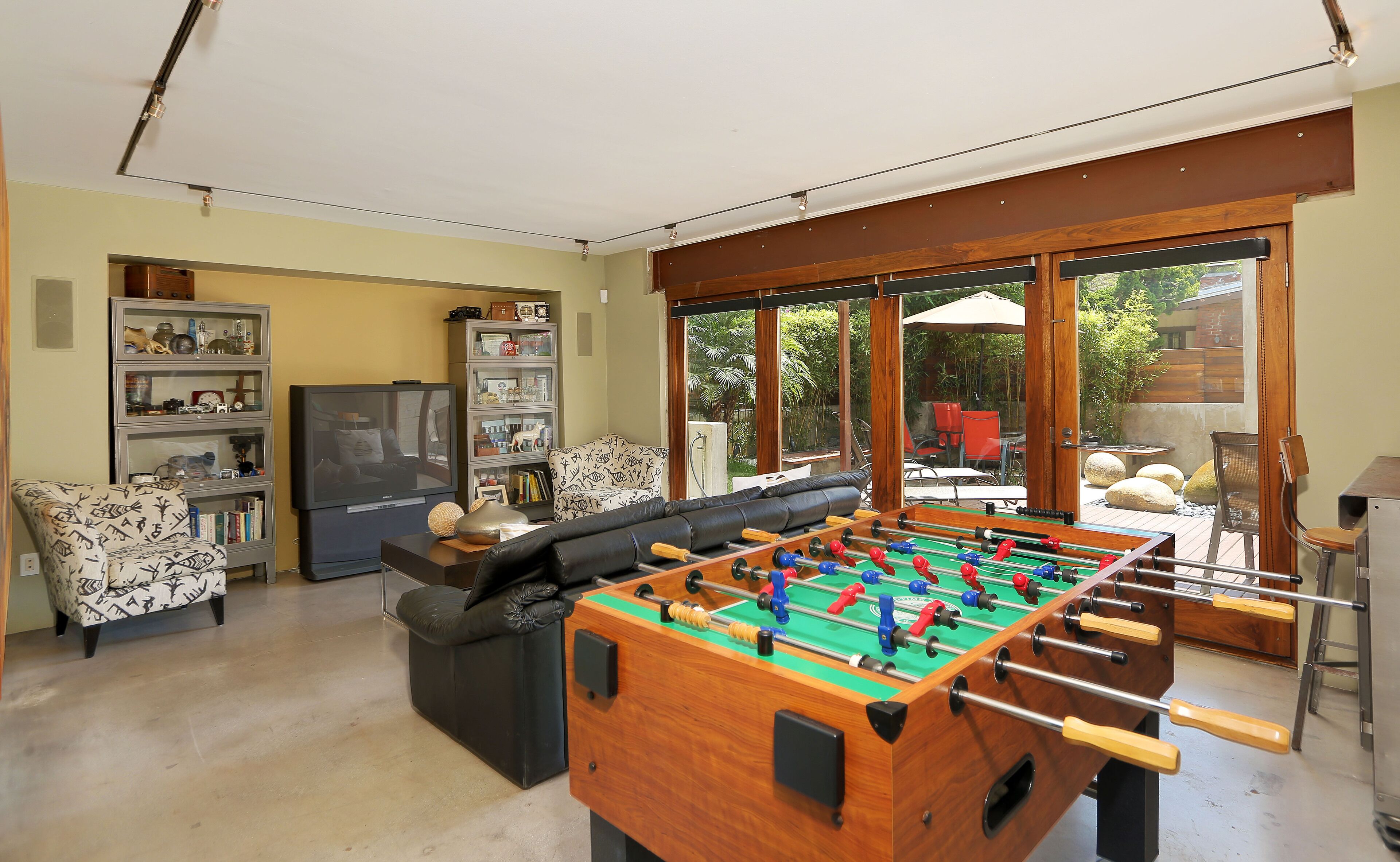 2 Blocks to Beach - The Perfect Home for Families