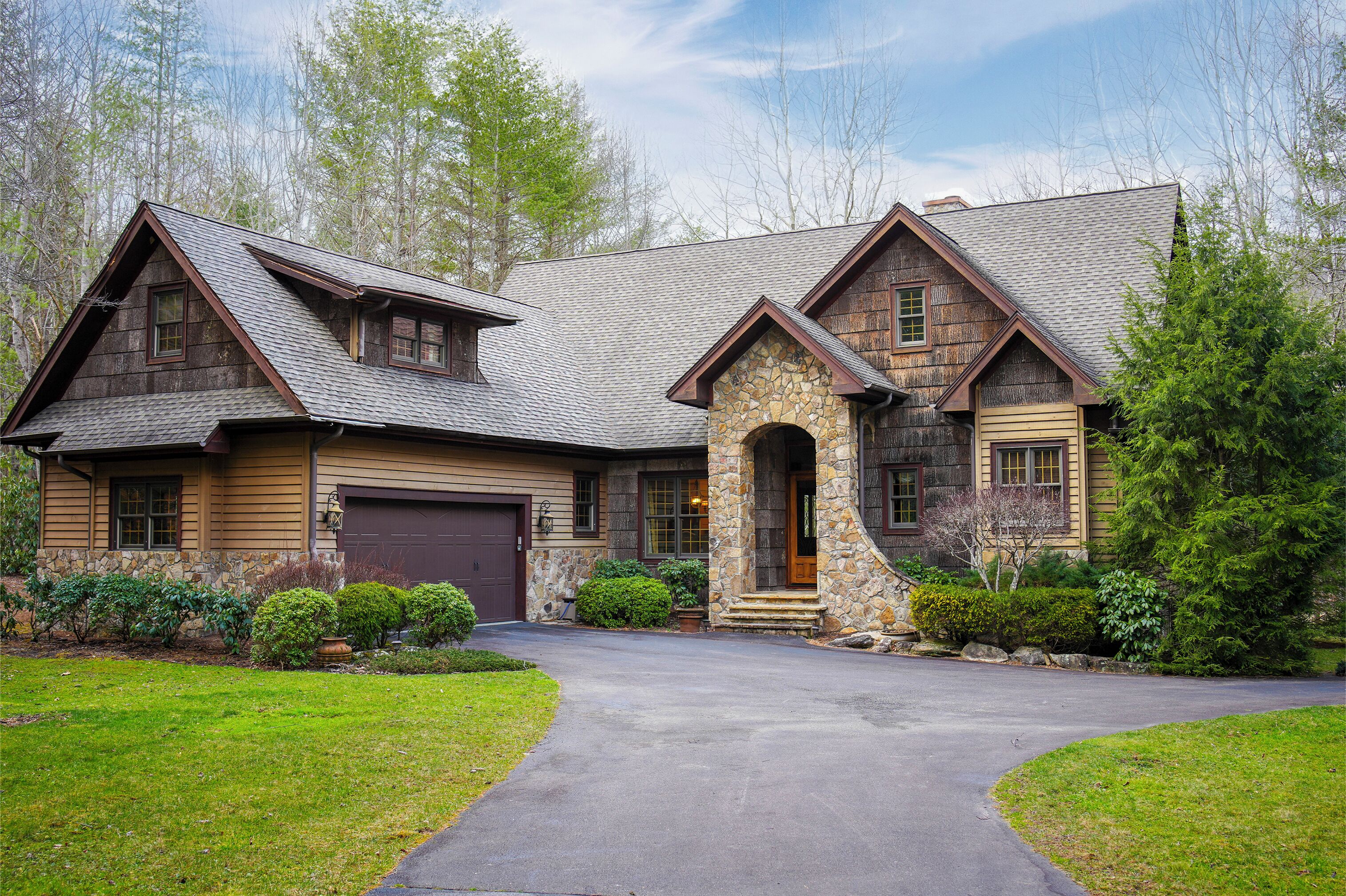 Luxury Mountain Home located directly on the Watauga River.