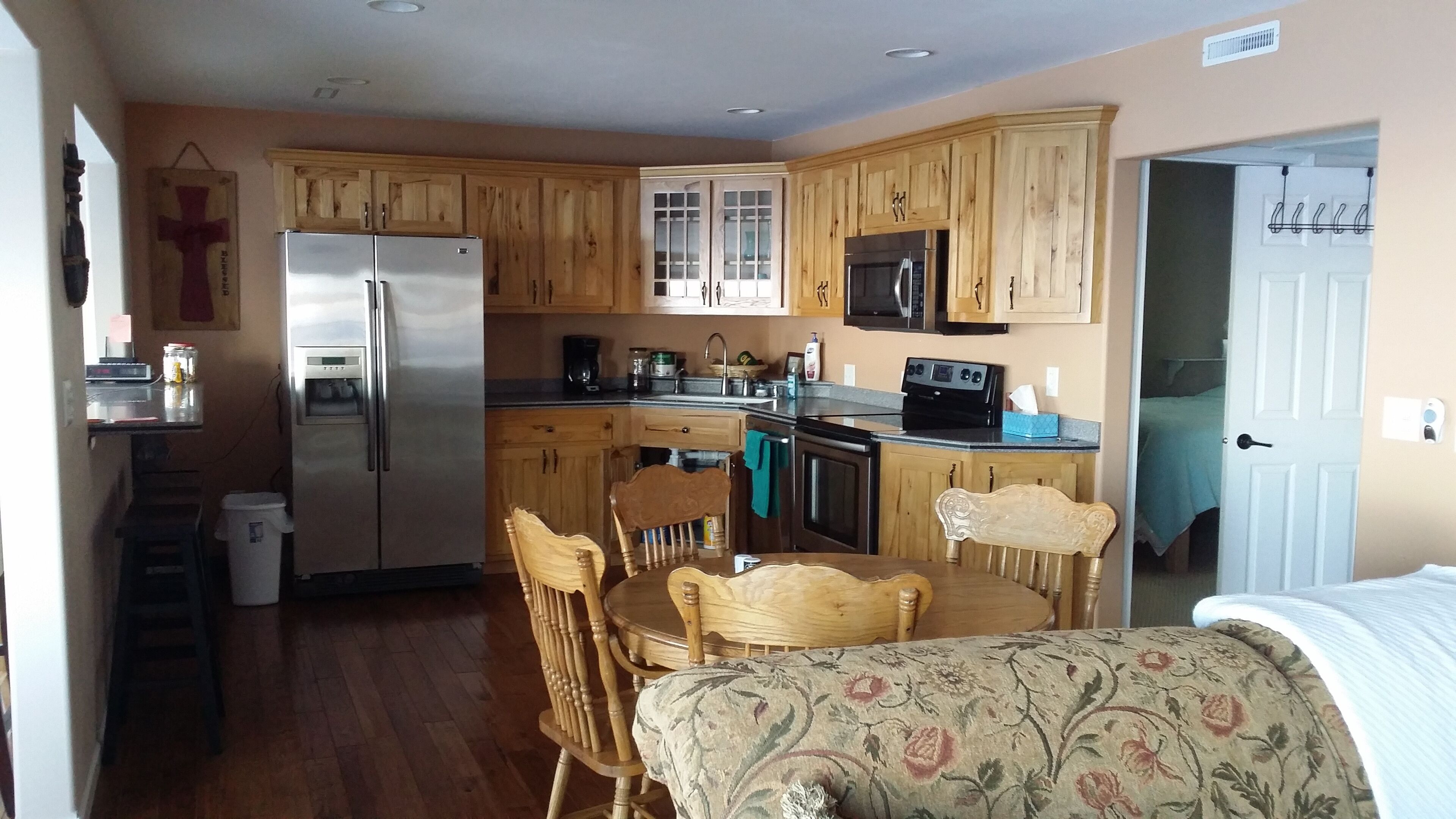 Lakeside Cottage With Pier, Great For Family, Swimming, Fishing, Close To Dell's