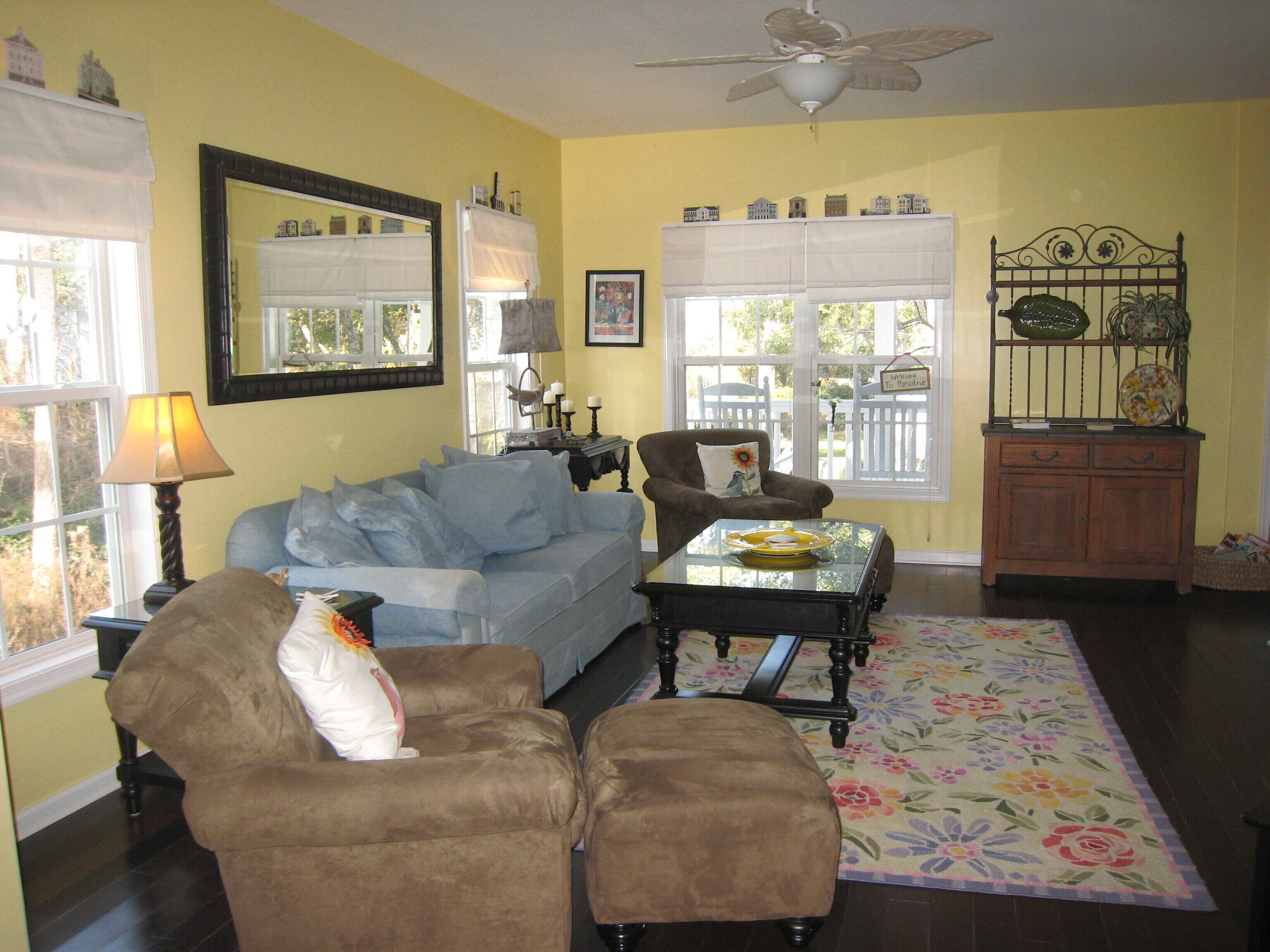 Quiet  2005 Folly Beach 3 Br, 2.5 Ba Home  - 2.5 Blks to Beach/1 Blk to Town