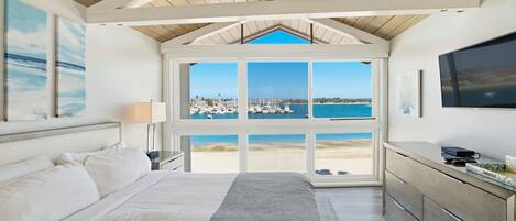 4 habitaciones, tabla de planchar con plancha, wifi y ropa de cama