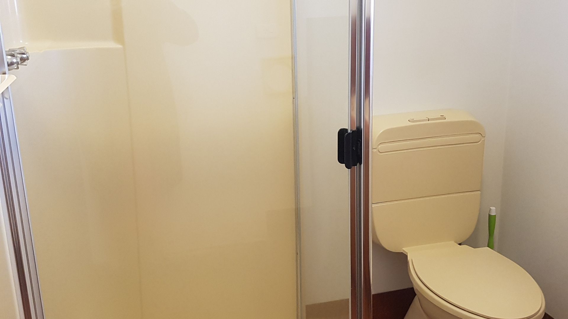 Prospect guest house 4km Oval/CBD 2 bathrms/double private carport — image 15