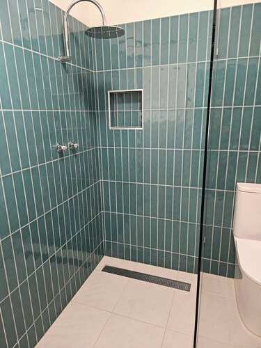 Prospect guest house 4km Oval/CBD 2 bathrms/double private carport