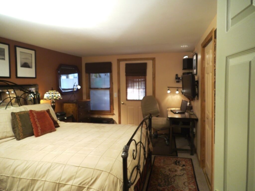 Town center unit very convenient to everything Ptown