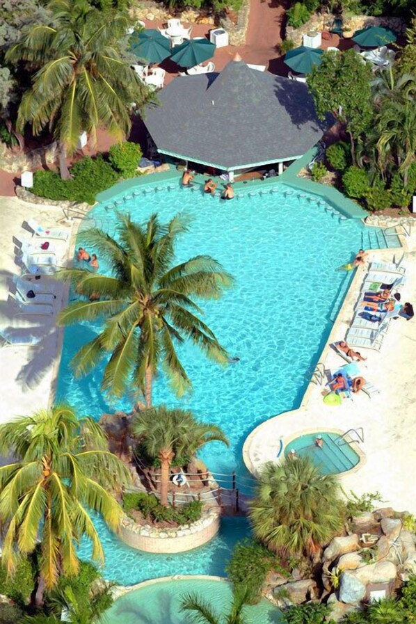 حمّام سباحة خارجي