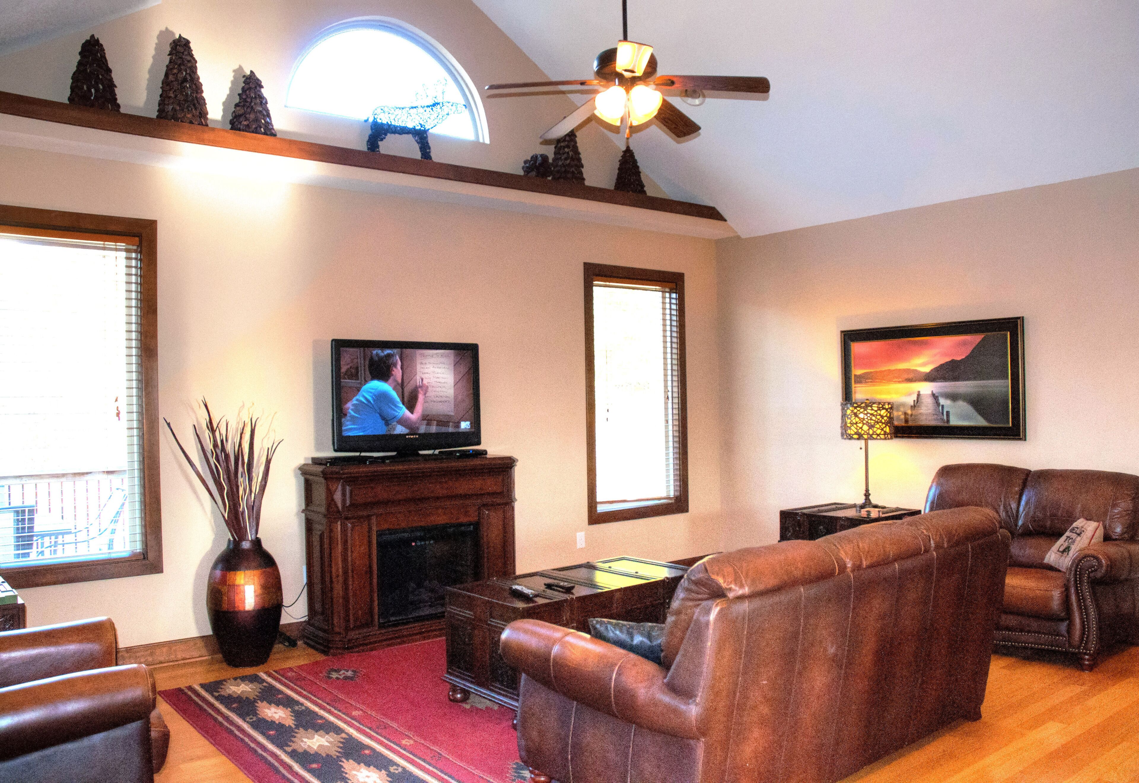 Luxury 5BR Escape-Private HotTub,  Pool&Splash Pad&Play Ground