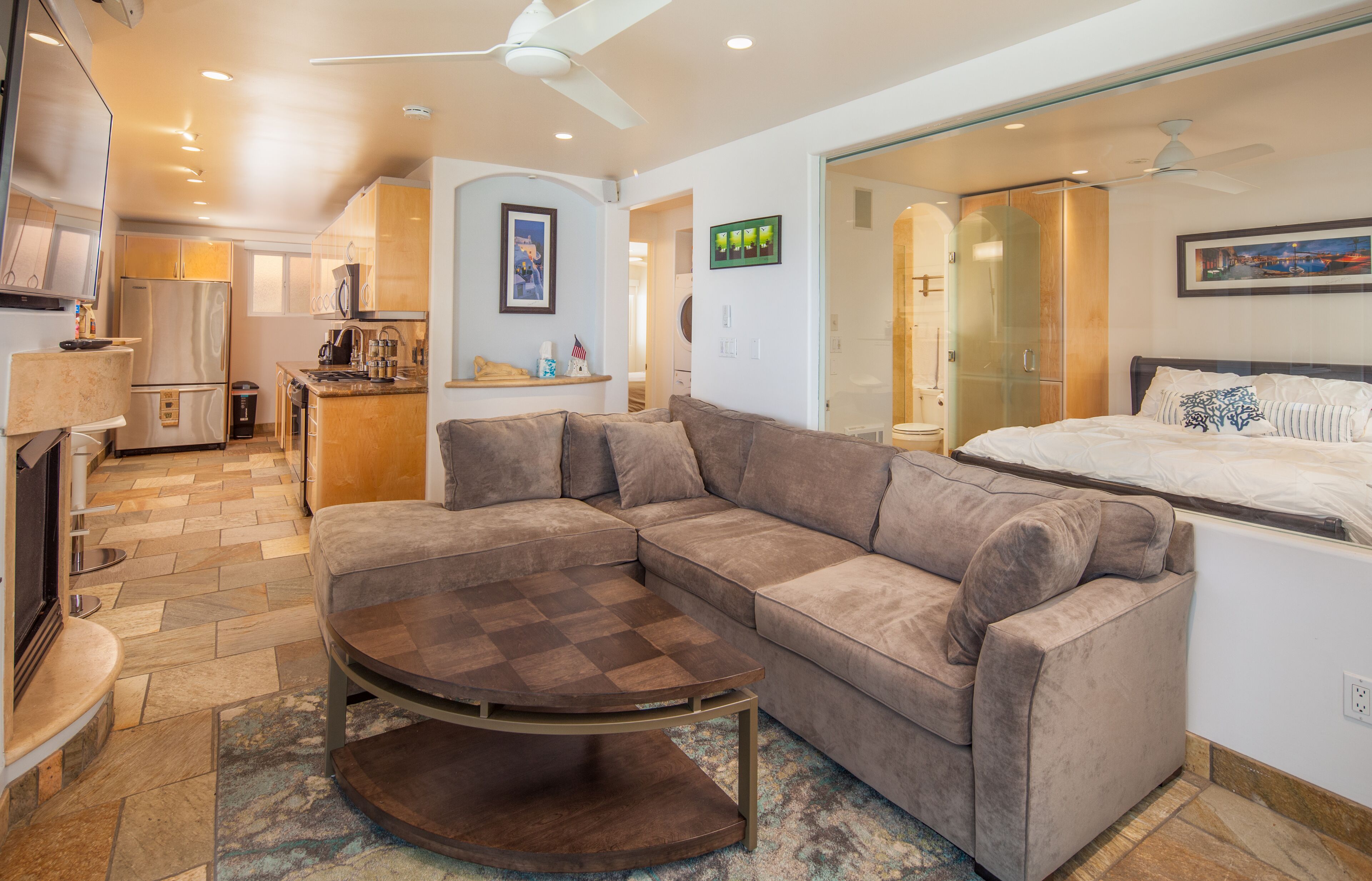 Ground Floor,  Ocean Front Beach Condo With Hot Tub 