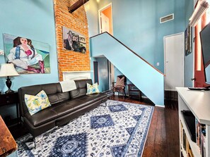 Smart TV, fireplace, DVD player, books