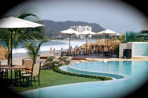 حمّام سباحة خارجي، حمّام سباحة مُدفَّأ