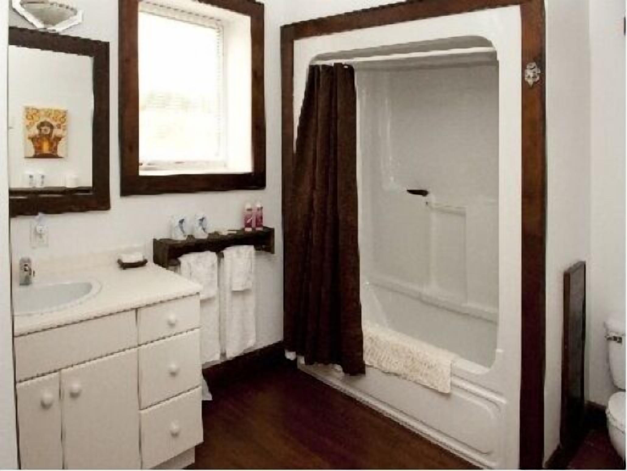 Year-round Vacation Rental - Fly Fishing, Golf, Beaches, Cabot Trail & More