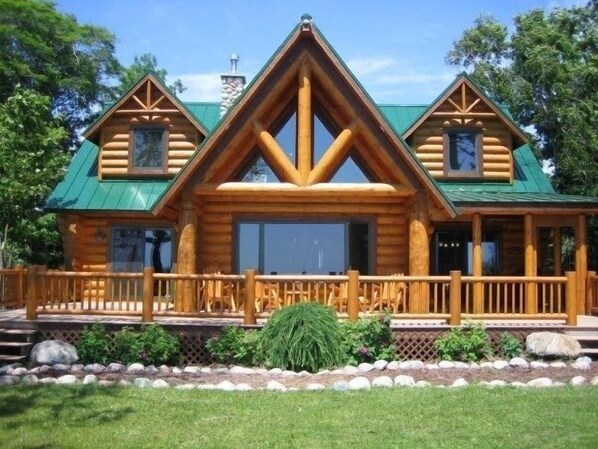 Exterior - Log Home on Lake Michigan (Brevort)