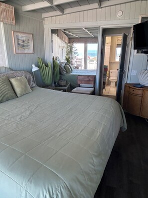 3 bedrooms, in-room safe, iron/ironing board, free WiFi