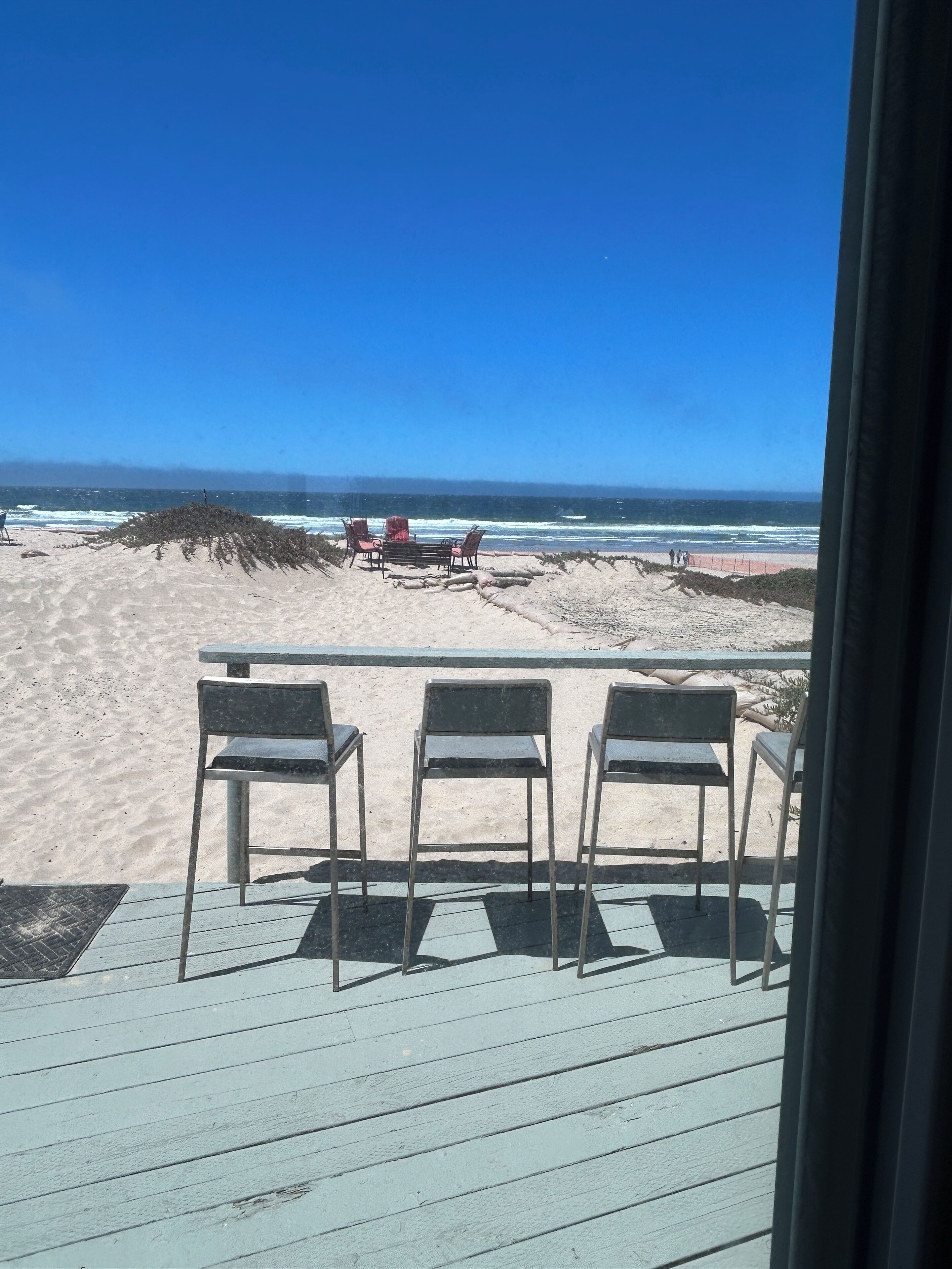 Plage, chaises longues