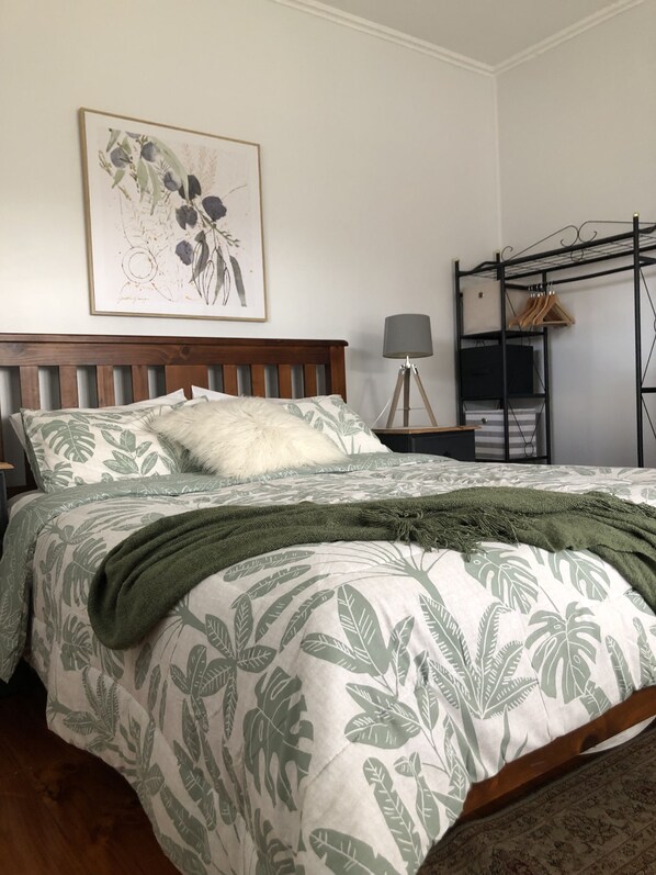 3 室のベッドルーム、アイロン / アイロン台、WiFi、ベッドシーツ