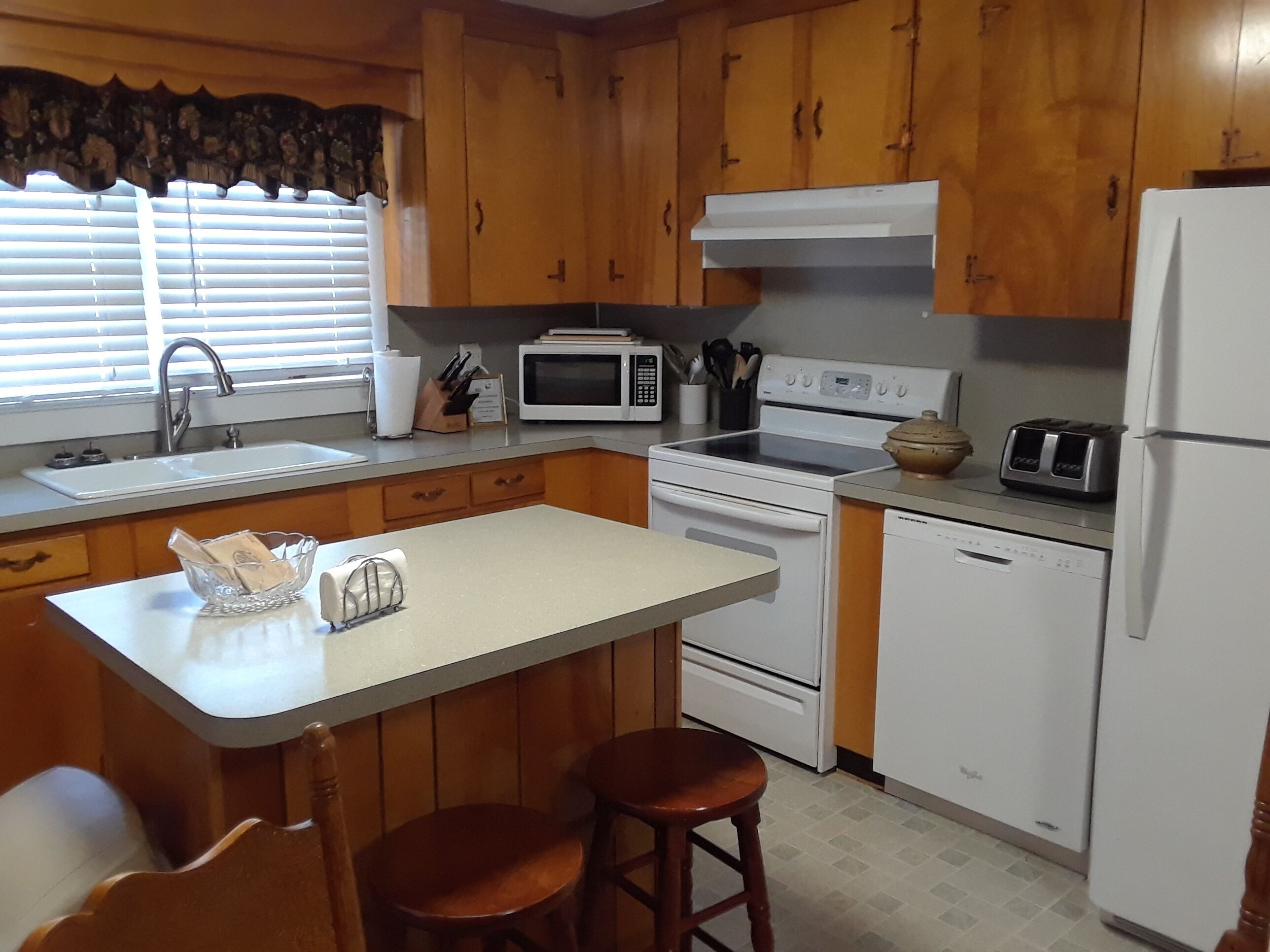 The Waterfield Place is a lovely 8 person home on 5 acres near the Outer Banks.