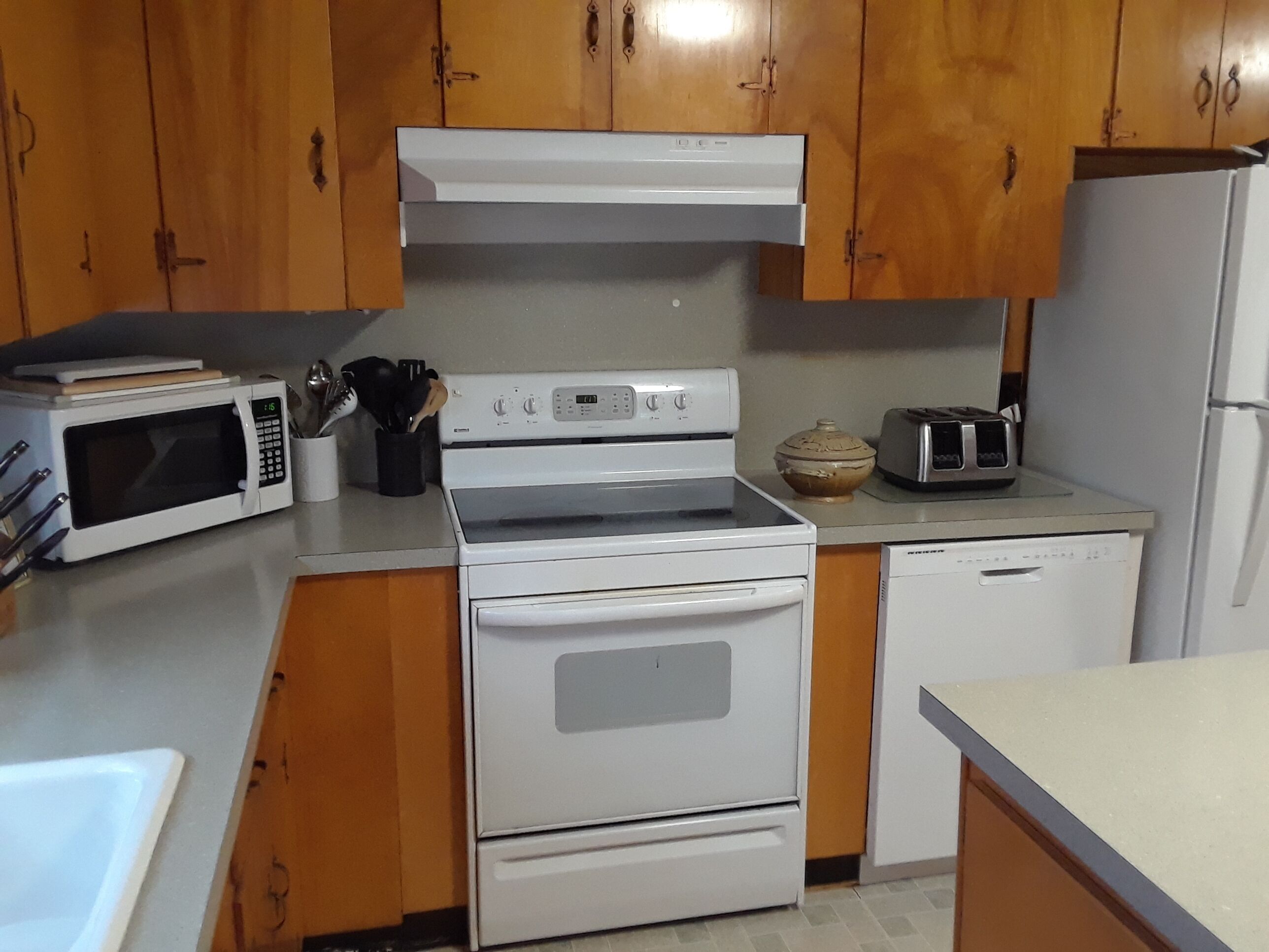 The Waterfield Place is a lovely 8 person home on 5 acres near the Outer Banks.